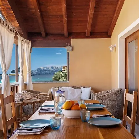 Exclusive Sea Terrace Panoramic Sea View Lägenhet Golfo Aranci